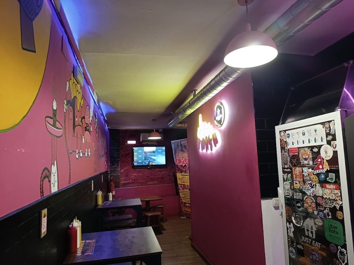 Ambiente del comedor de Ol' Dirty Smash en Tarragona